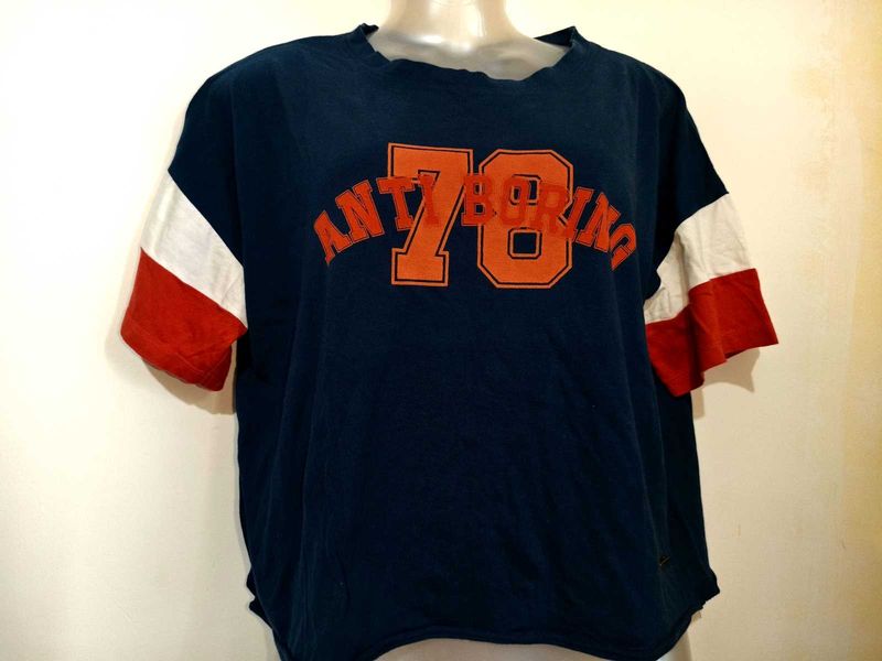 🎄Buy 1, Get 1 Free🎁L/ XL Vintage Crop Tshirt