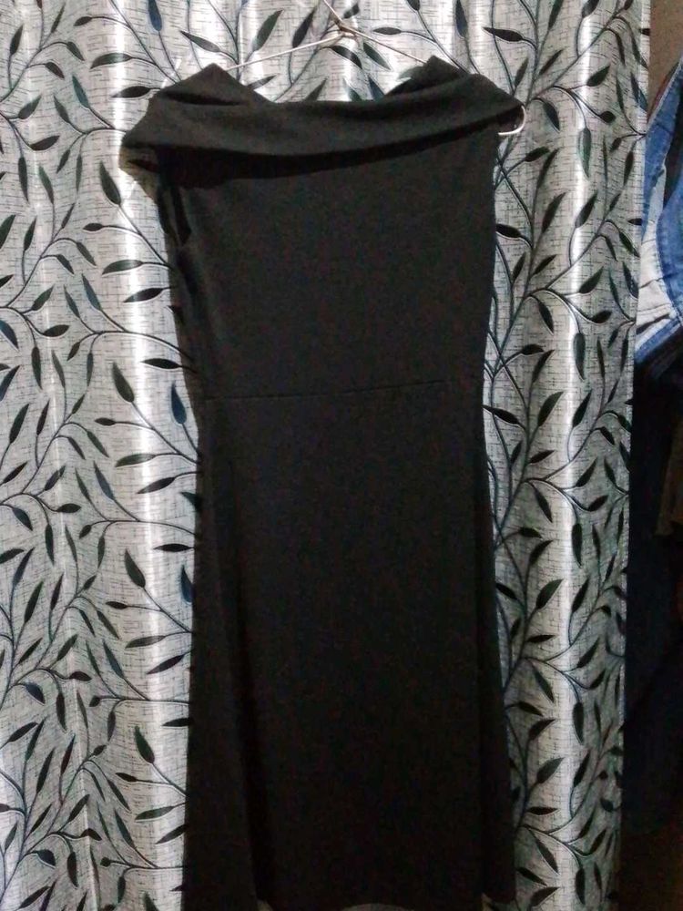 Chic Black Off-Shoulder Dress