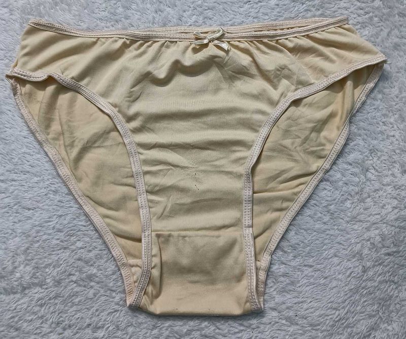 30 size 🇲🇾🇲🇾Panties