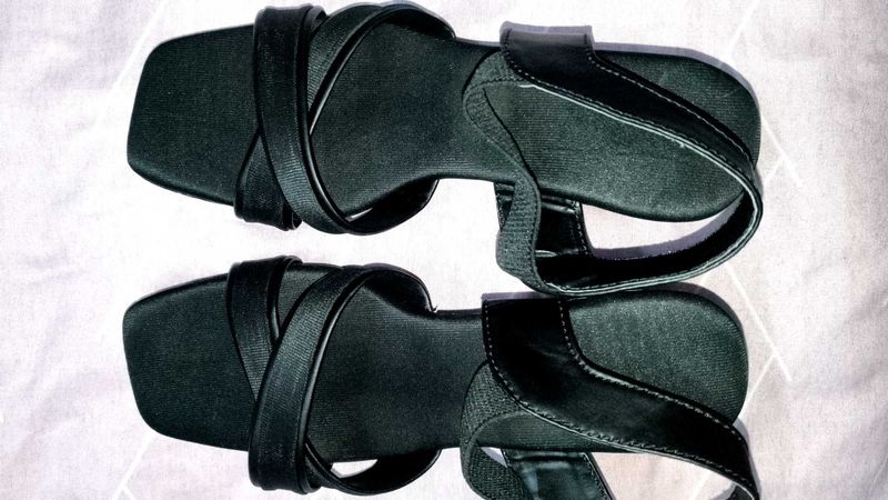 Black Strappy Flats