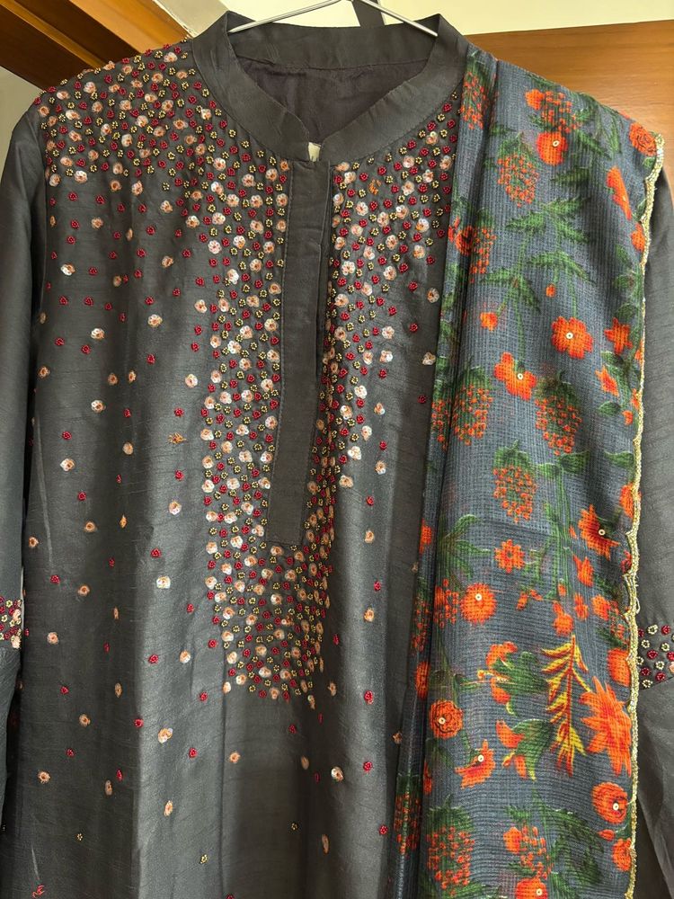 Grey Kurta with supernet dupatta
