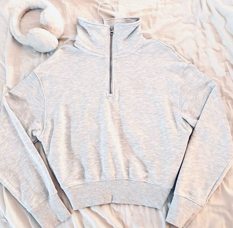 Cozy Grey Half-Zip Sweatshirt