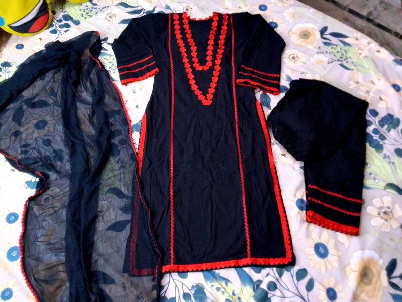 Pakistani Black &amp; Red Kurta Set