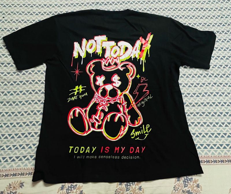 Graphic Print Tee - Trendy Bear Design