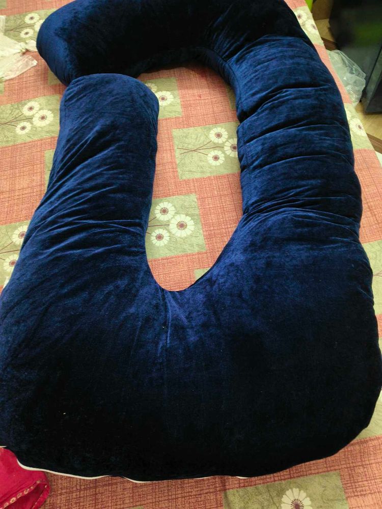 U-Shape Velvet Pillow