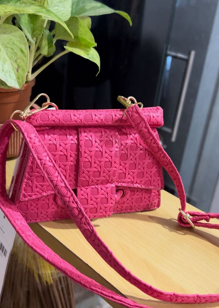 SAVANA Solid Box crossbody Bag