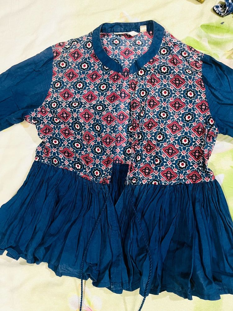 Max Patterned Blue Top