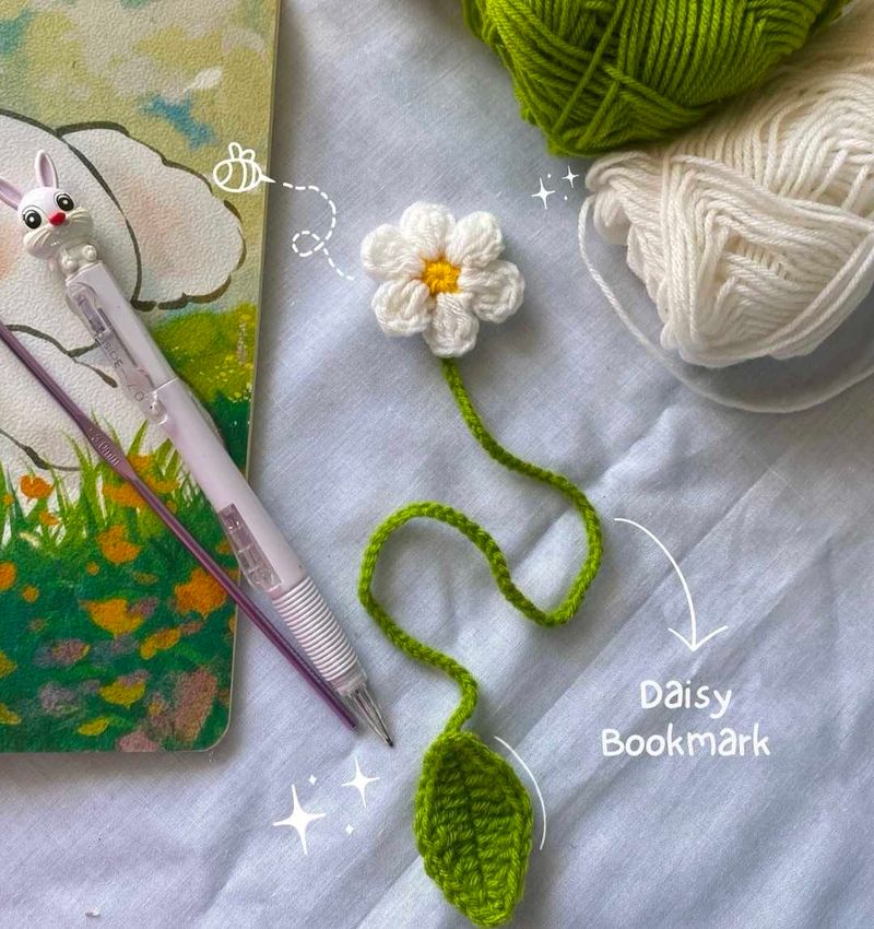Crochet Daisy Bookmark