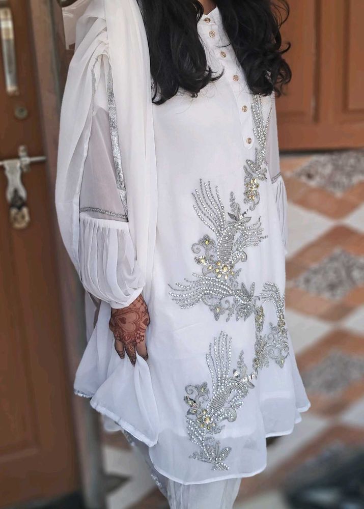 Elegant White &amp; Silver Embellished Salwar Kameez