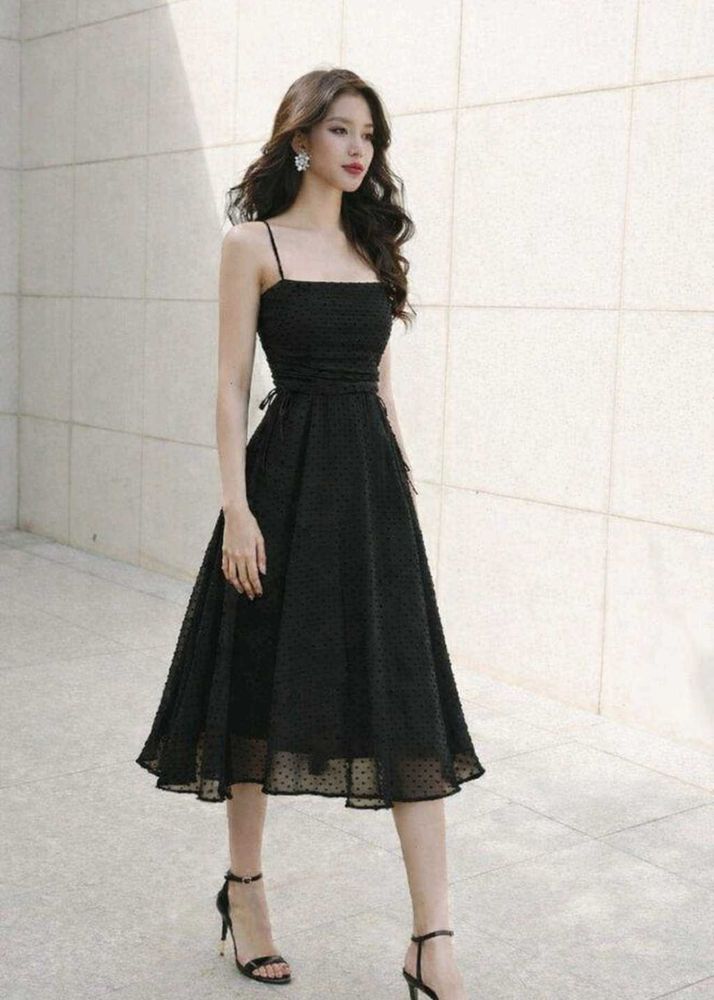 Elegant Black Midi Dress