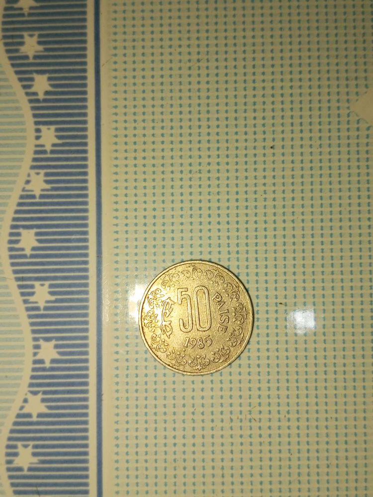 Vintage 1985 India 50 Paise Coin