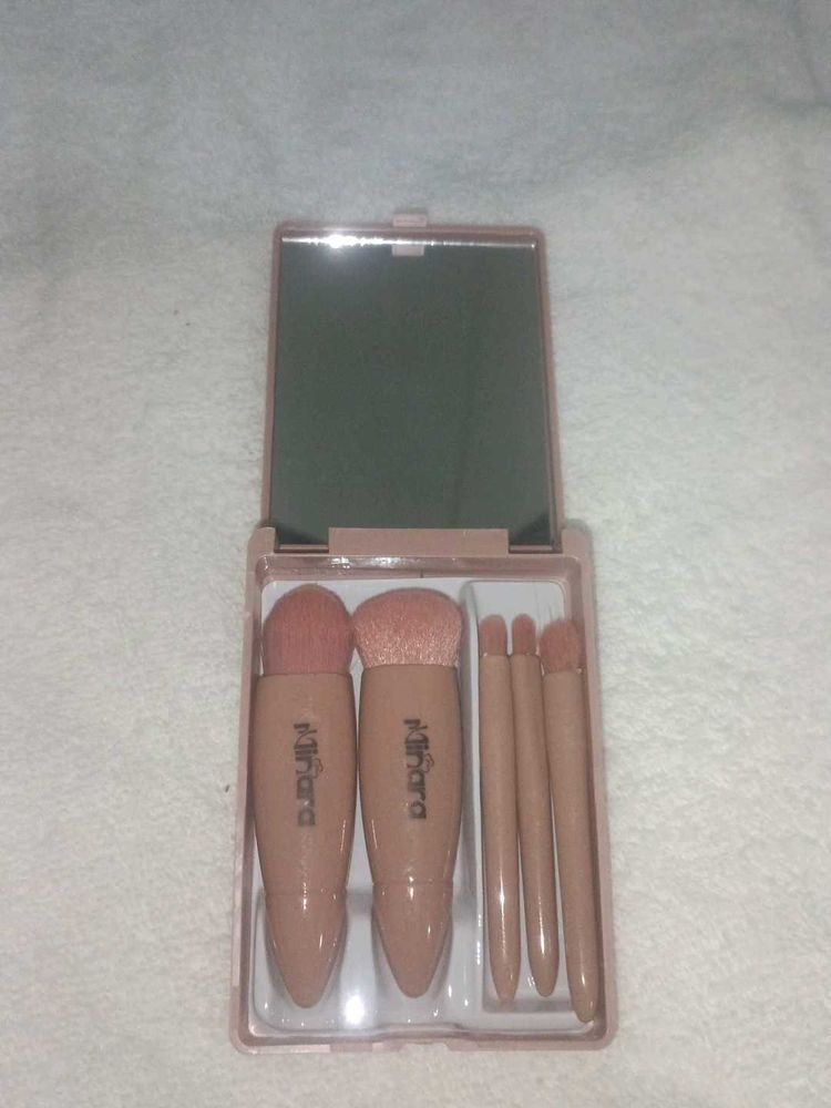 Minara Makeup brushes