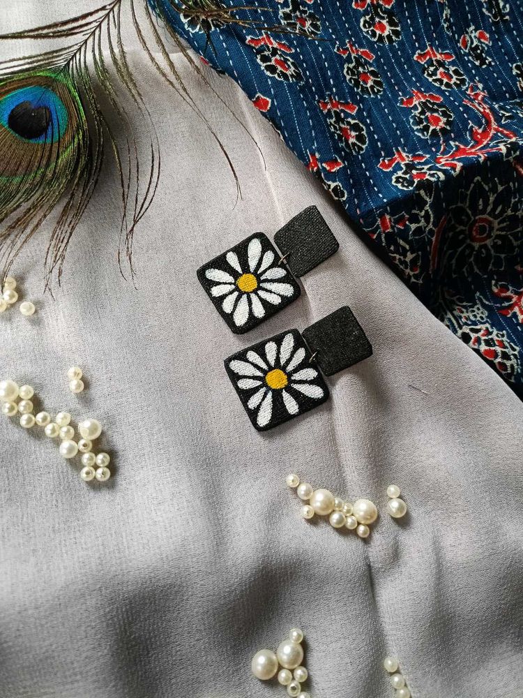 Cute Daisy Earrings