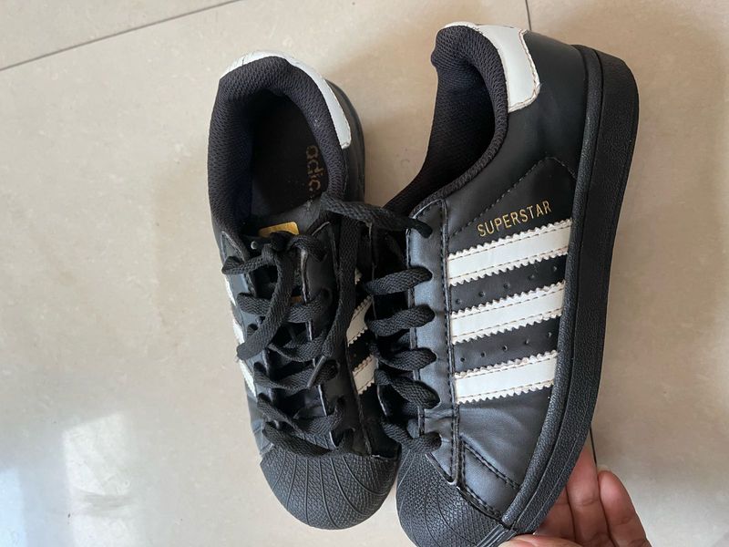 Adidas Superstar Sneakers