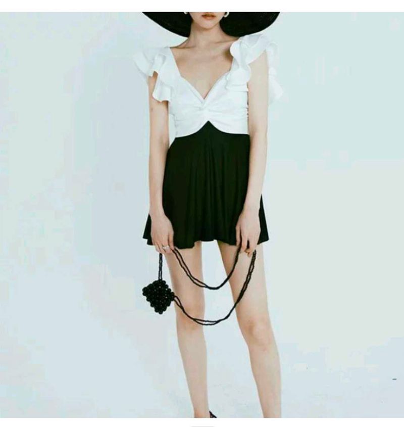Chic Two-Tone Dress