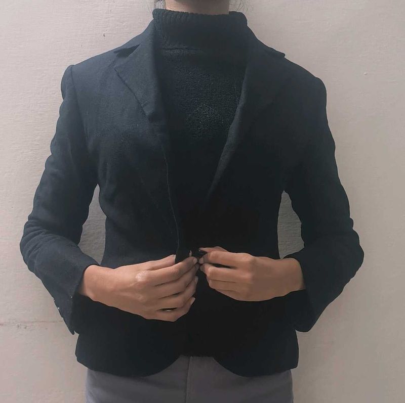 Women Black Blazer Crop