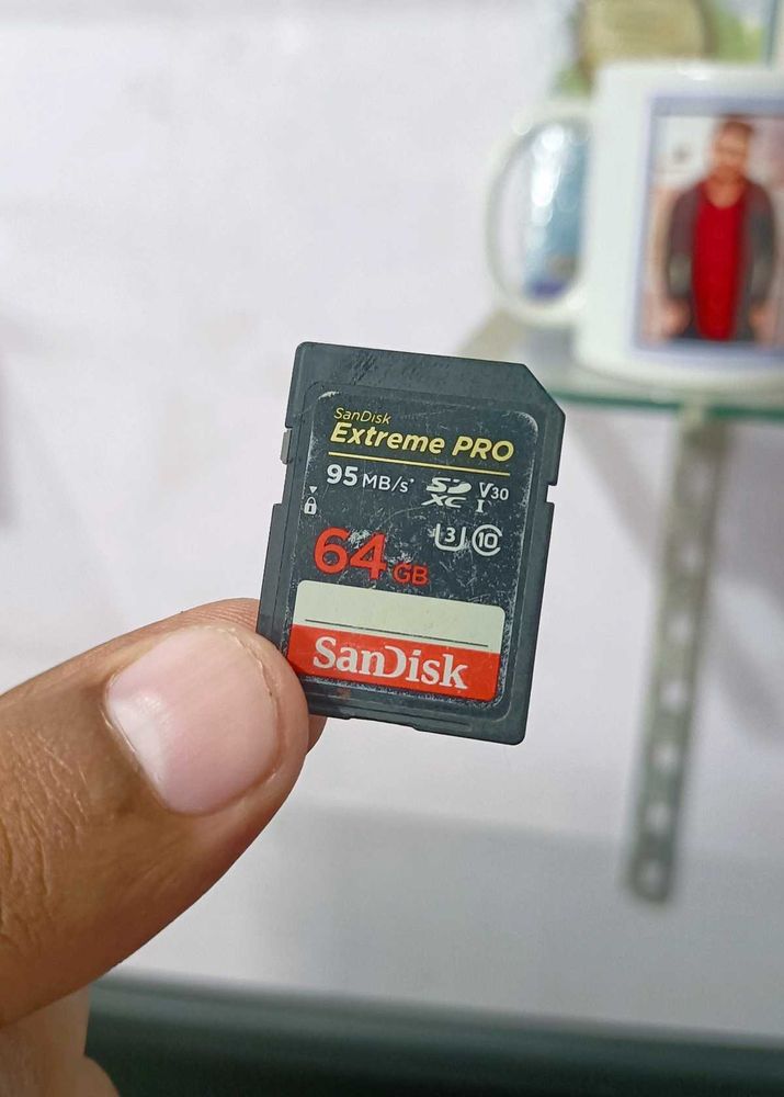 SANDISK Extreme 64 GB SDHC Card
