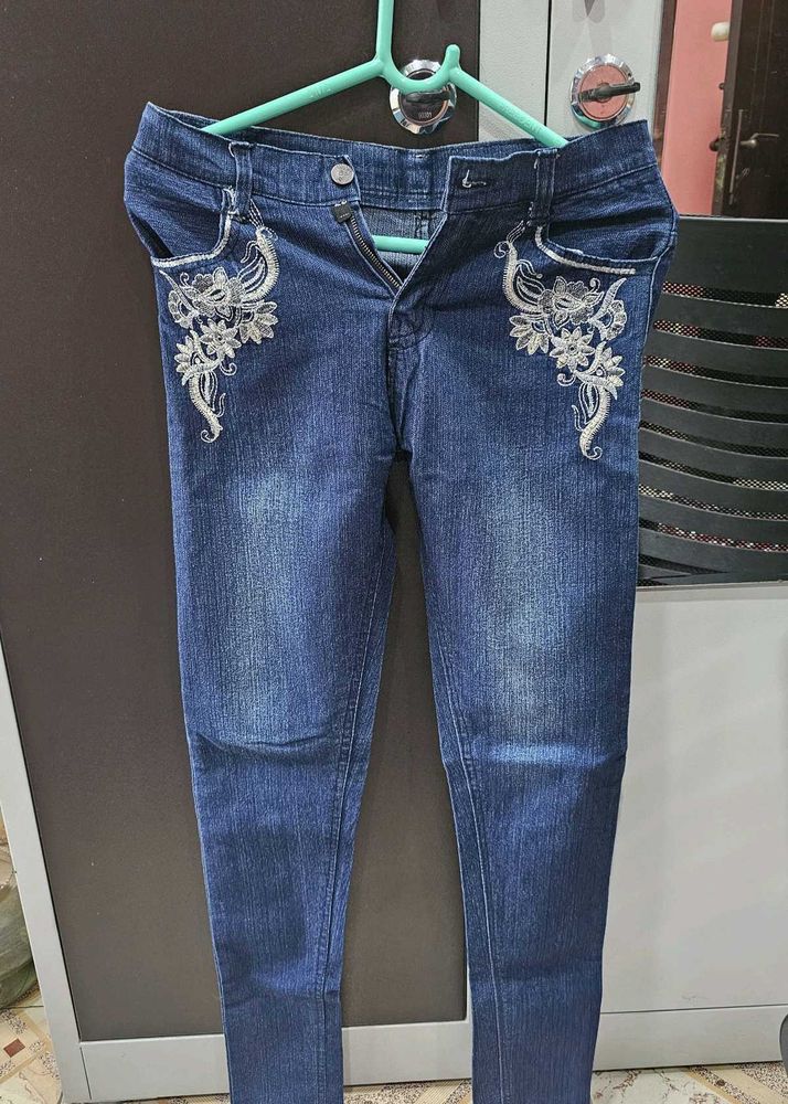 Women&#39;s Jeans