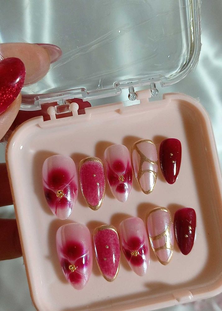 Maroon Flower Gold Press On Nails