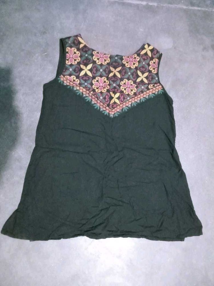 Embroidered Sleeveless Top