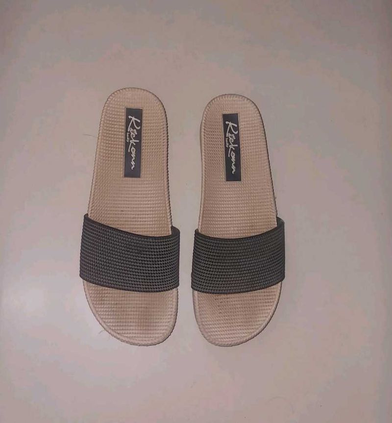 Stylish Women&#39;s Flats