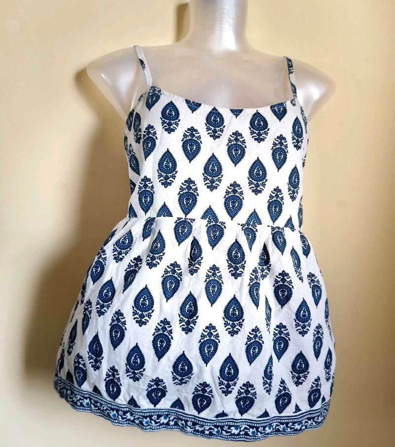 🎁Buy 2 Get 1 Free🎁White &amp; Blue Paisley Top