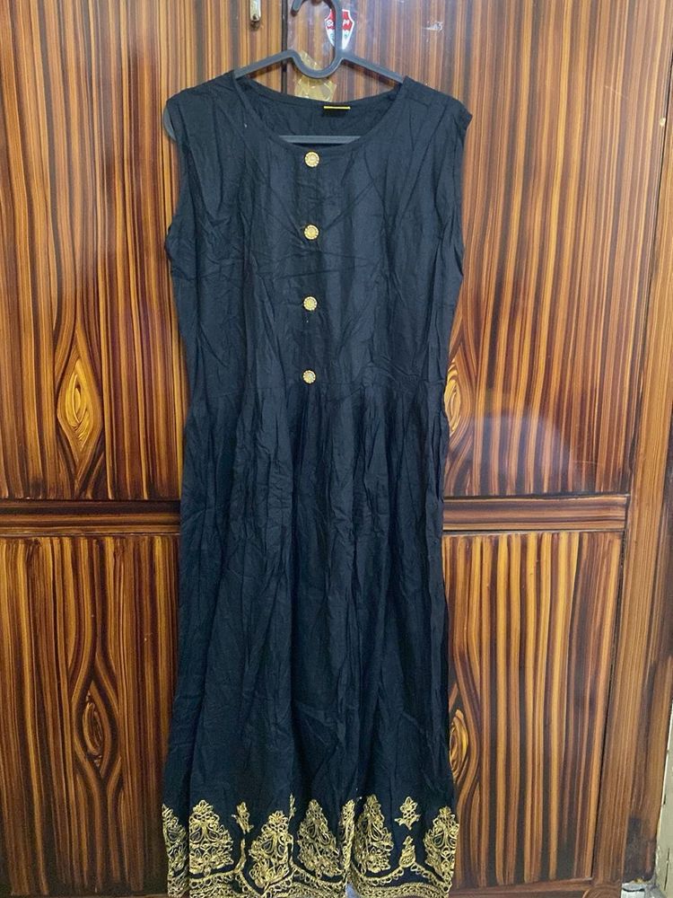 Black &amp; Gold Embroidered Kurta