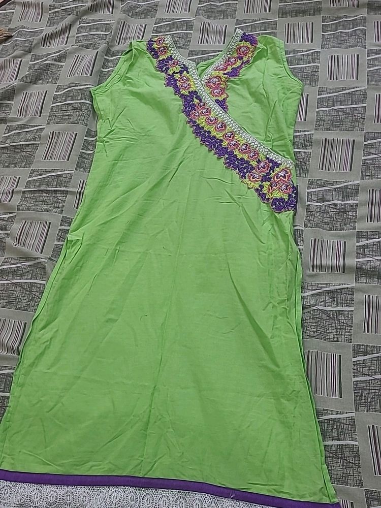 Fluorescent Sleeveless Kurta