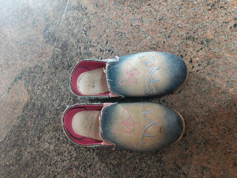 Shoe