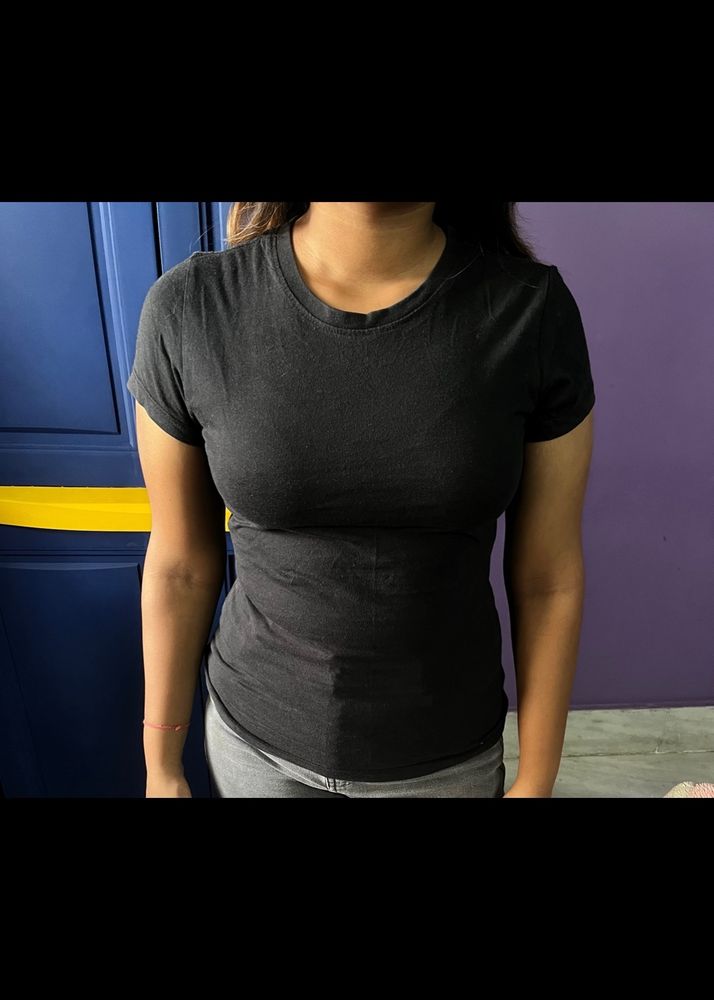 Fitted Black Tshirt