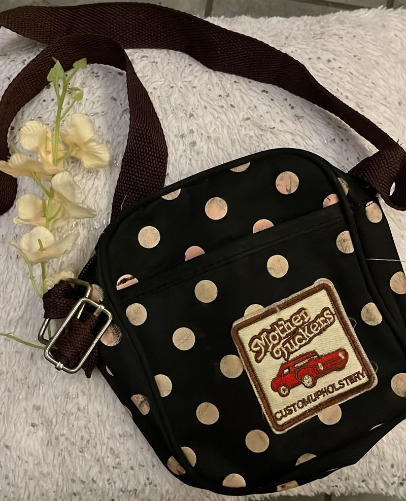 Polka Dot Sling Bag👌🎀