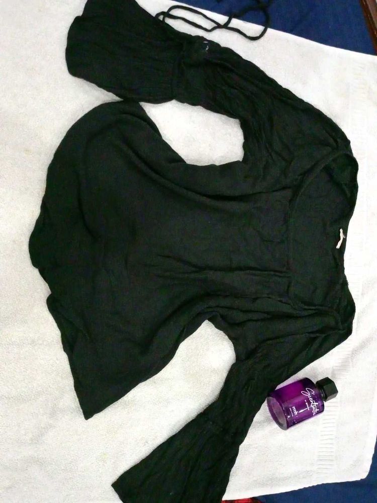 Cute Black Top With Side Hand Cuts