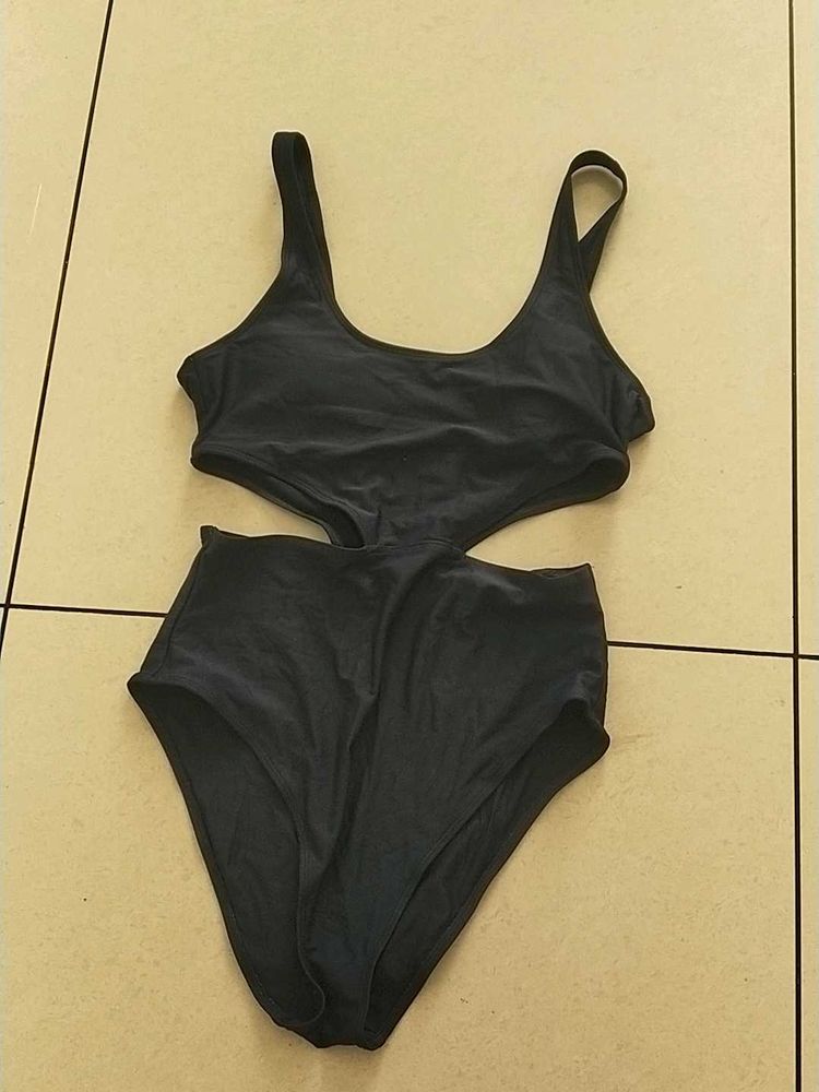 L  One Piece Swimsuit(aerie)