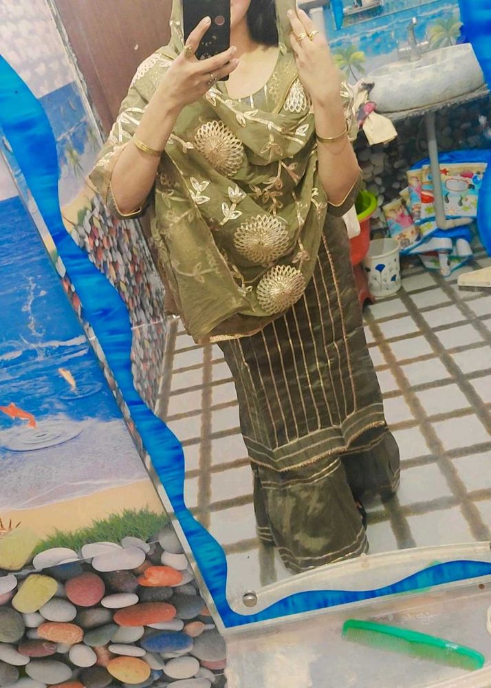 beautiful sharara suit with hvy gota patti work du