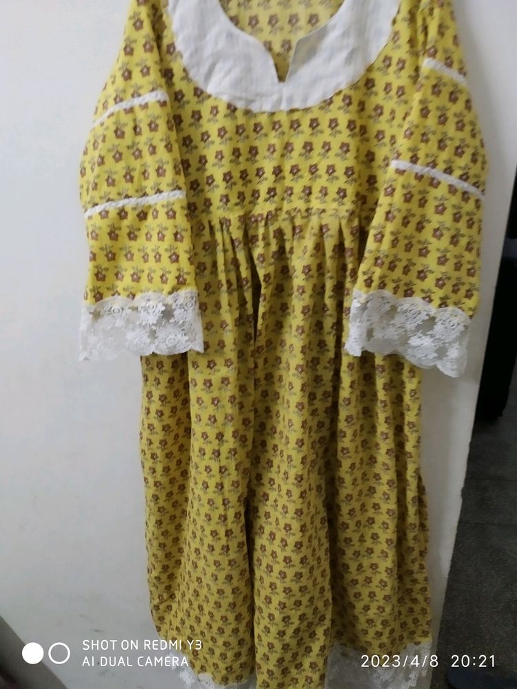 mother nd daughter same outfit