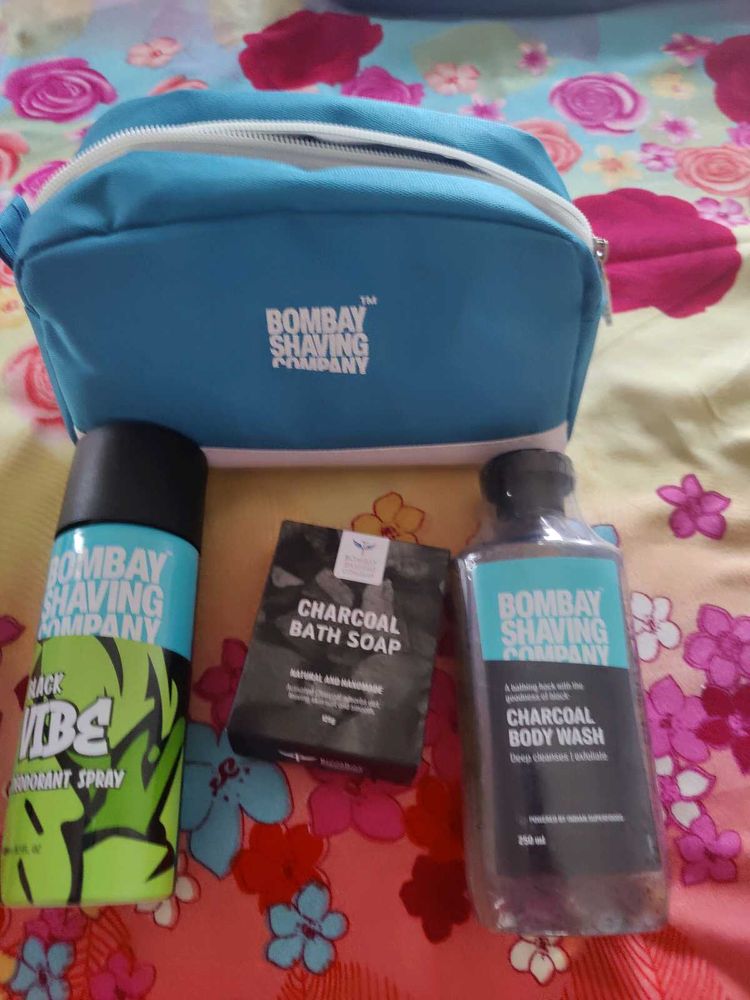 Bombay Shaving Co. Kit With Pouch