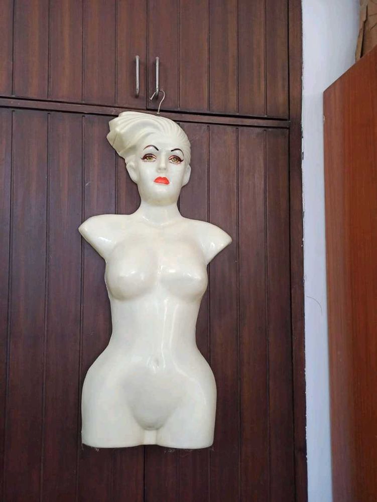 Plastic Manequin (SELF PICKUP ONLY)