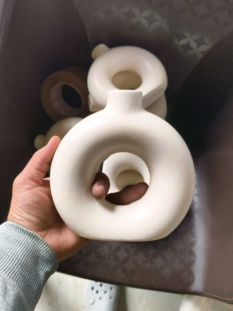 Modern Donut Vase - Ceramic Decor