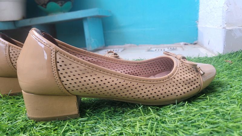 Heels Beige Color Office Wear