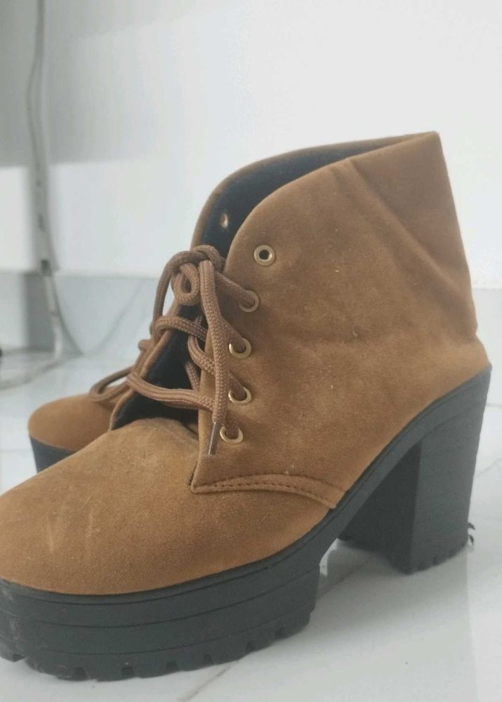 Women&#39;s Brown Heeled Boots