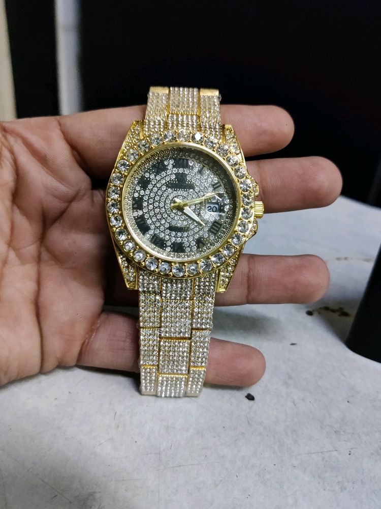 Golden Polish Watch With American Diamond💯😍