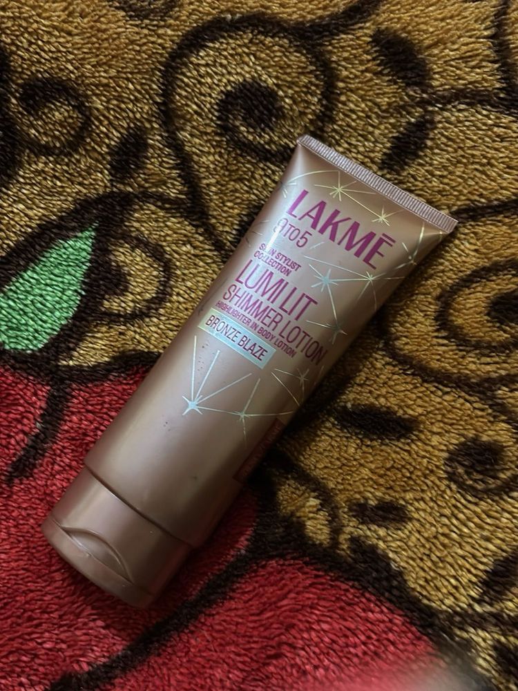 Lakme Lumi Lit shimmer Lotion