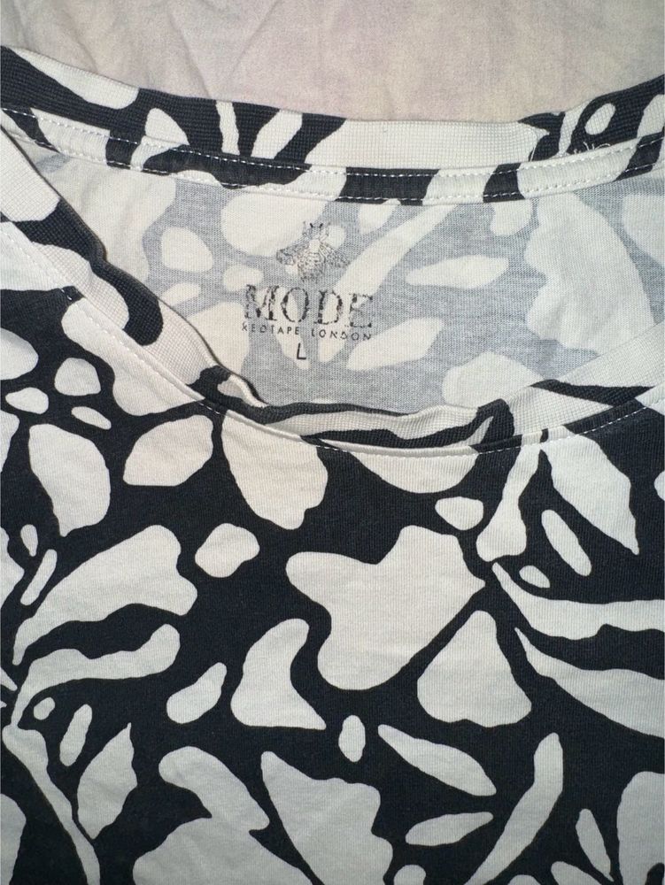 Abstract Print Top