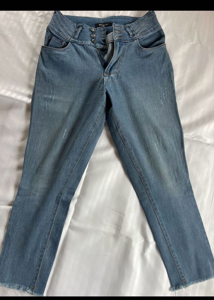 Women 3 Jeans