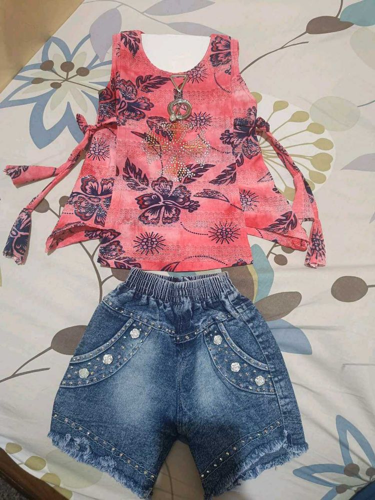 Cute Kids Top &amp; Shorts Set