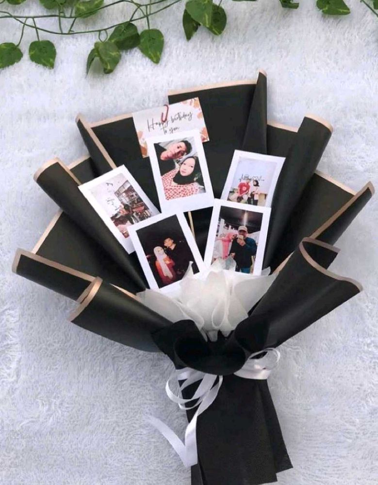 Polaroids Clipped Bouquet!