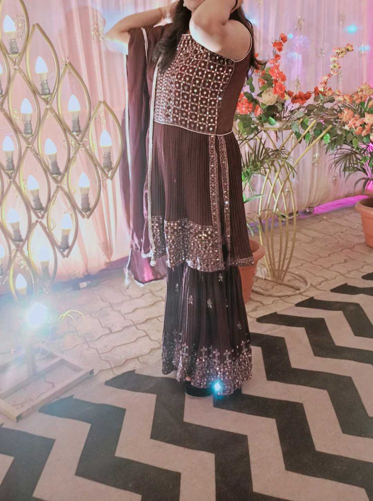 Elegant Embroidered Kurta Set at 800/-