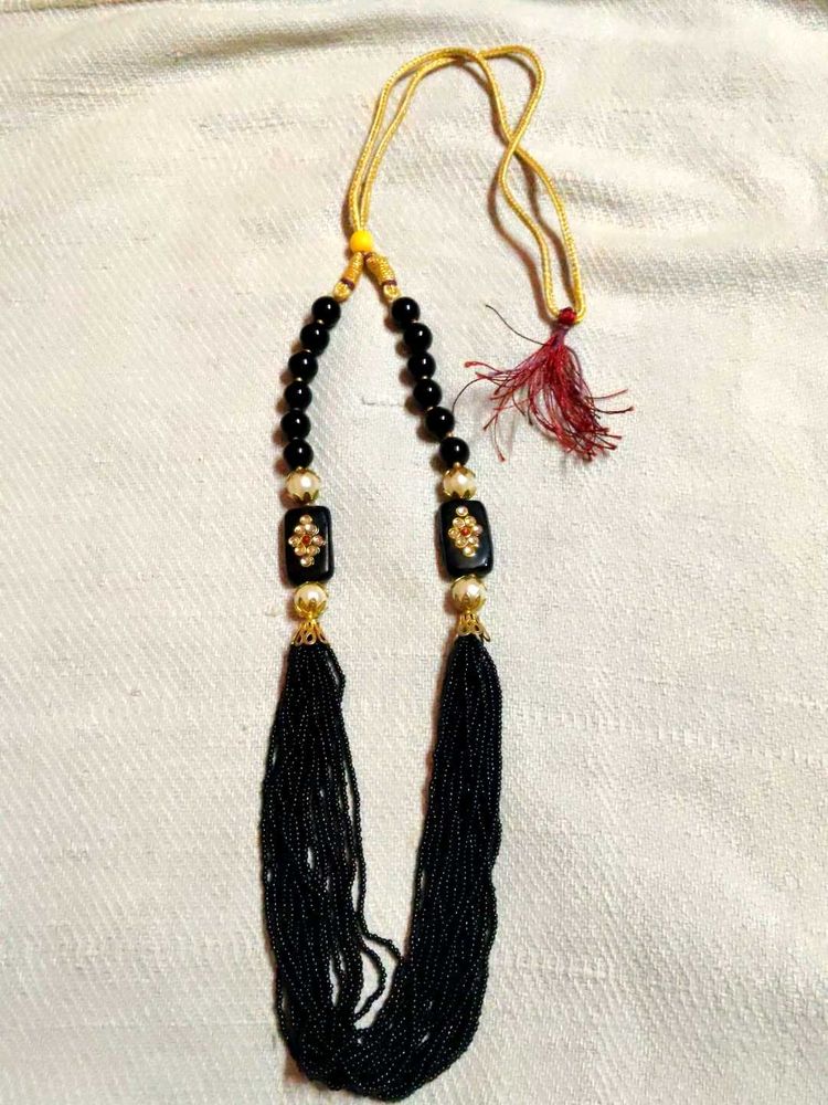 Beaded Black Necklace💫