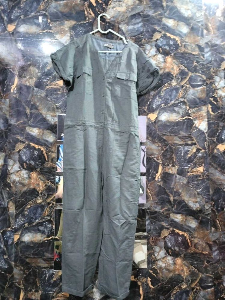 New Condition Jumpsuit For Girls Wearing♥️😊