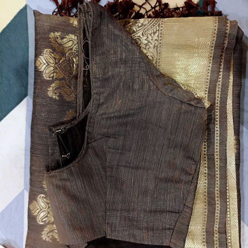 Beautiful Brown Saree With Blouse For Women